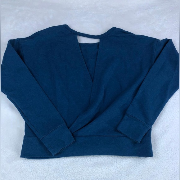 Nike Dri-Fit Sweater Long Sleeve Open Back Knit Casual Yoga Size Small - Picture 10 of 11